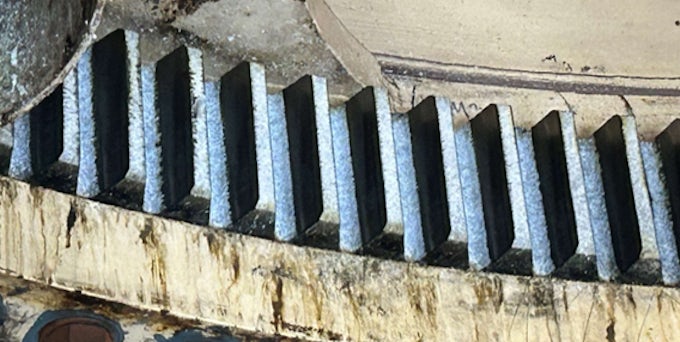 CS Slewing ring lubrication on a crane installation after 68 days
