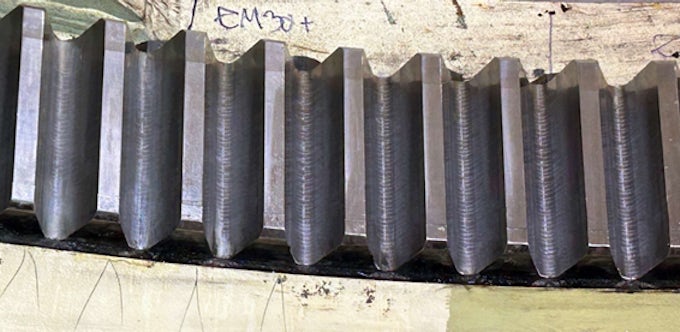 CS Slewing ring lubrication on a crane installation after cleaning