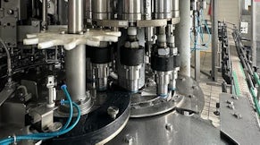 Heads capping machine