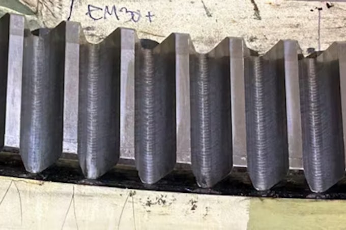 CS Slewing ring lubrication on a crane installation after cleaning