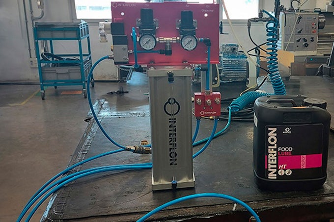 Oil dispenser Interflon por instalar